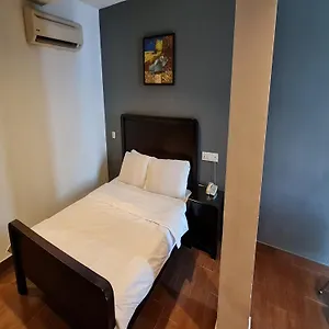 O Crossroads Hotel